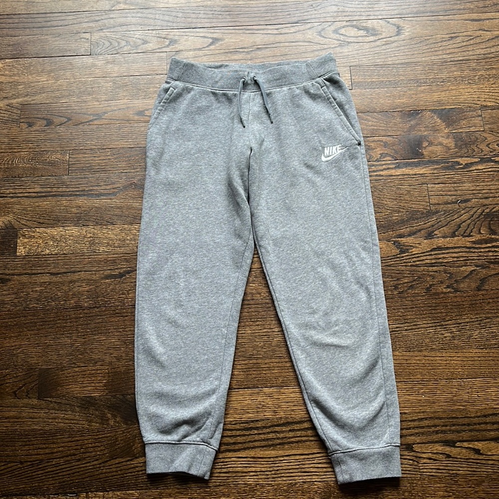 Nike grey joggers size girl’s XL excellent condition
